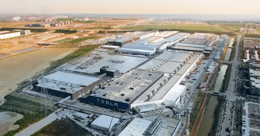 特斯拉十周年：上海储能超等工厂开工，规划年产1万台商用储能电池